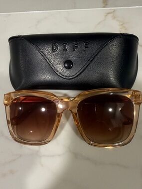 DIFF Women's Amber Square Sunglasses - Brown Gradient Lenses